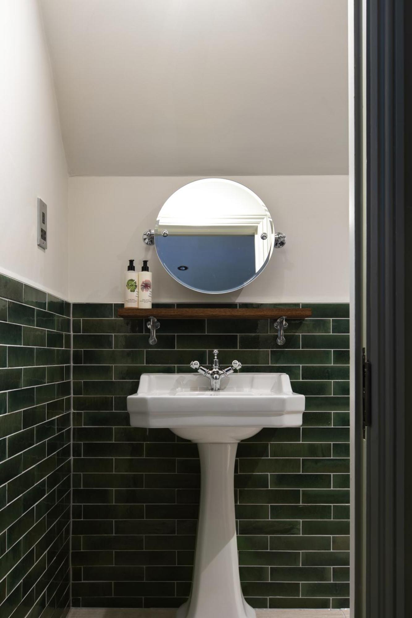 The Carnarvon Arms 4* Newbury (Berkshire)