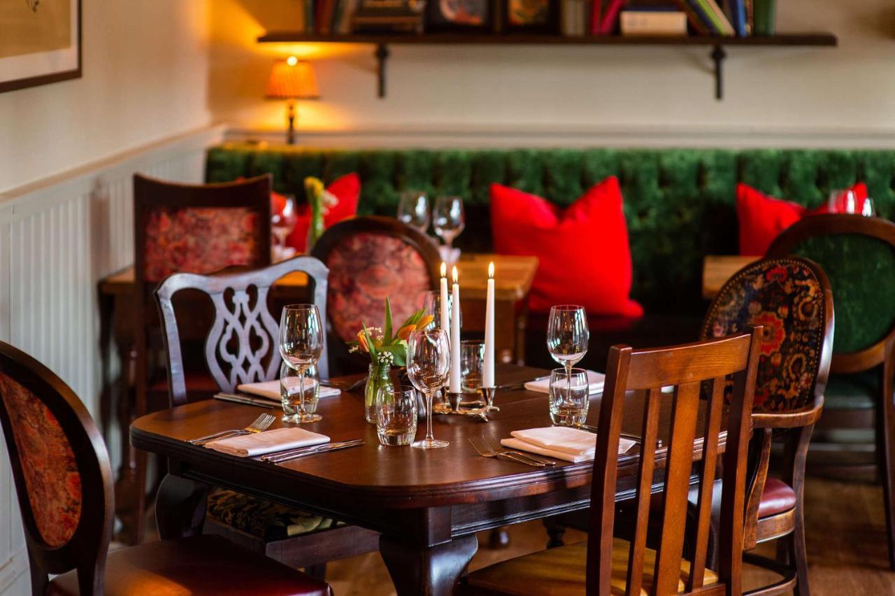 The Carnarvon Arms 4* Newbury (Berkshire)